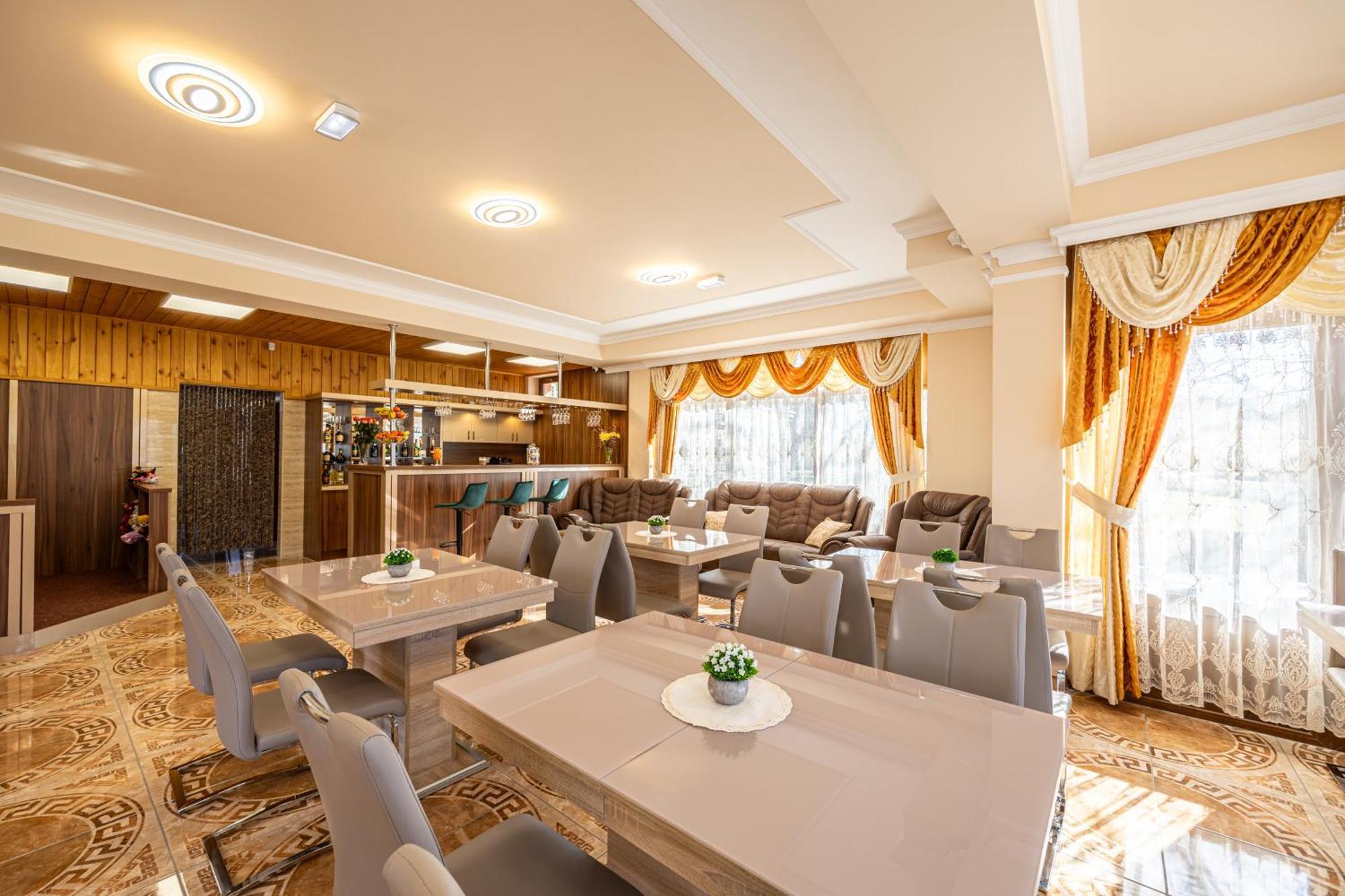 Voeroes Alom Panzio Bed & Breakfast Tiszakécske Eksteriør bilde